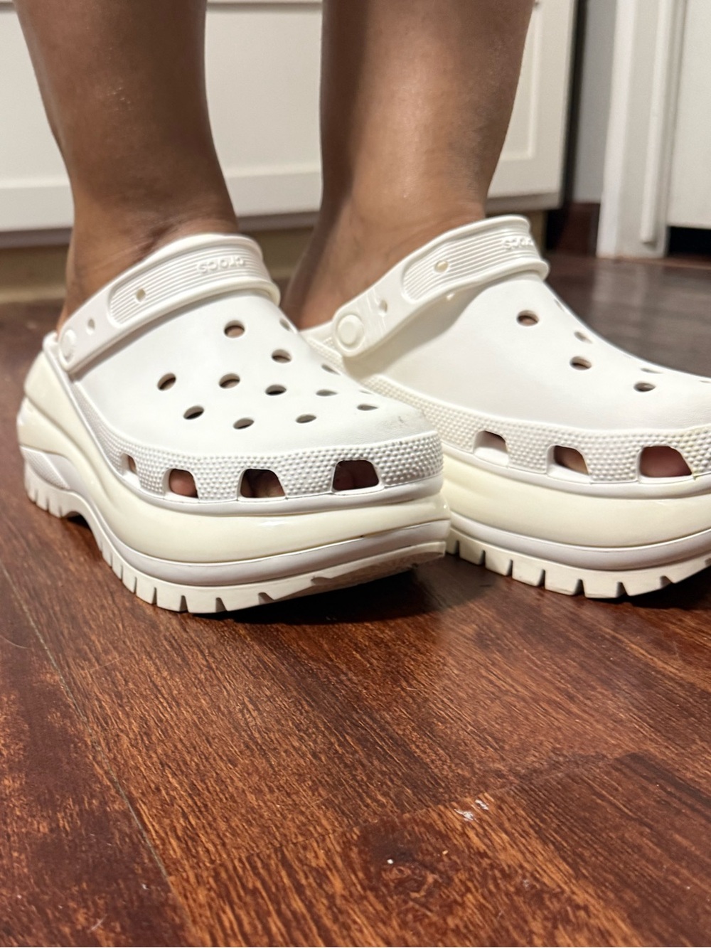 CROCS Women's White Platform Clog - Picture 2 of 6